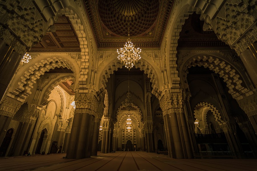 Hassan 2 Camii’nin içerden görünümü